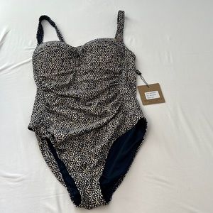 Nip Tuck Swimsuit US size 6